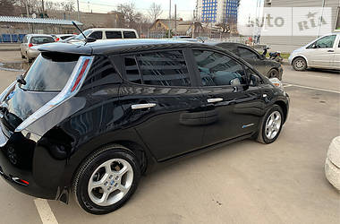 Хэтчбек Nissan Leaf 2013 в Одессе