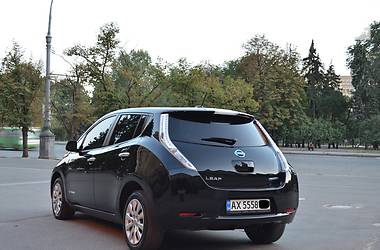 Седан Nissan Leaf 2015 в Харкові
