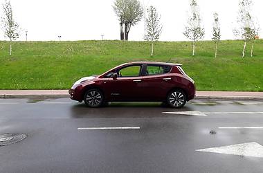 Хетчбек Nissan Leaf 2016 в Києві