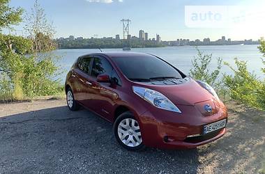 Хэтчбек Nissan Leaf 2013 в Днепре