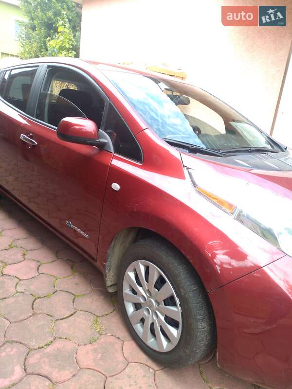Універсал Nissan Leaf 2013 в Мукачевому