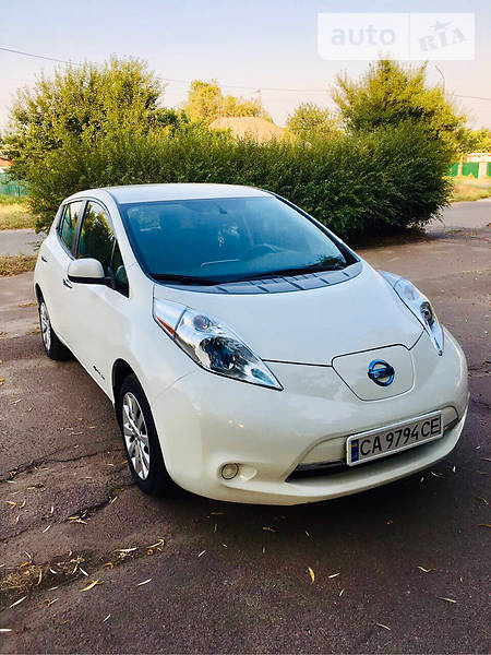 Хэтчбек Nissan Leaf 2015 в Черкассах