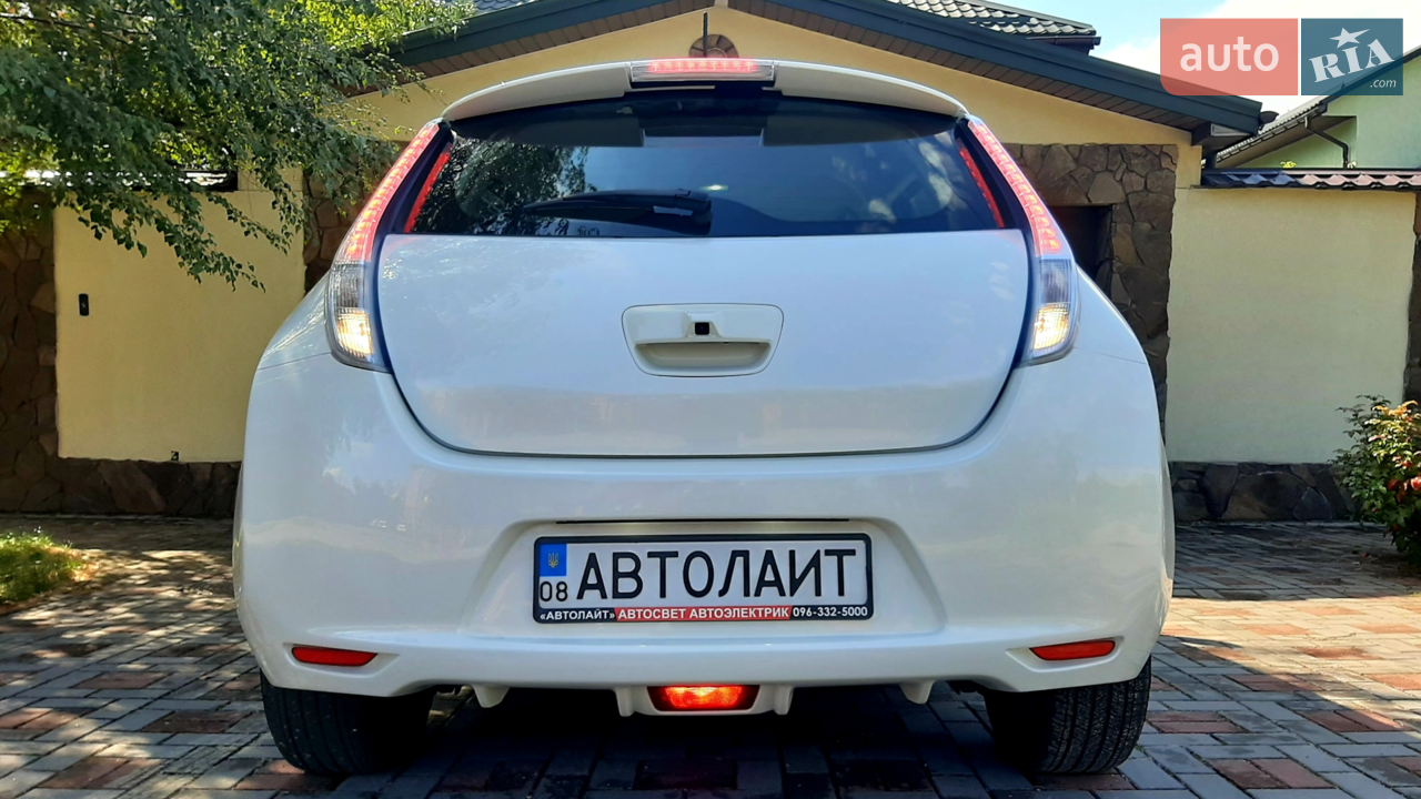 2014 Nissan Leaf - мініатюра 11