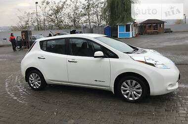 Хетчбек Nissan Leaf 2014 в Чернівцях