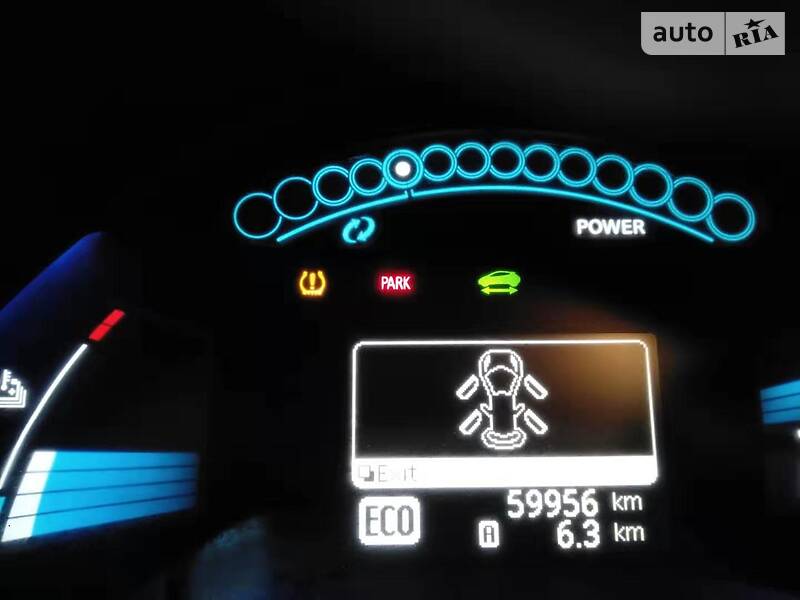 Хетчбек Nissan Leaf 2011 в 
