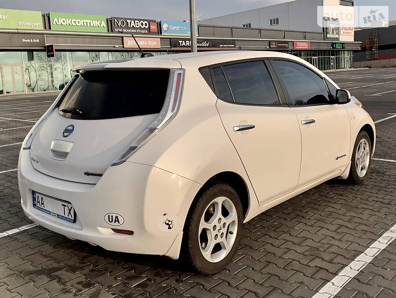 Хетчбек Nissan Leaf 2013 в Києві
