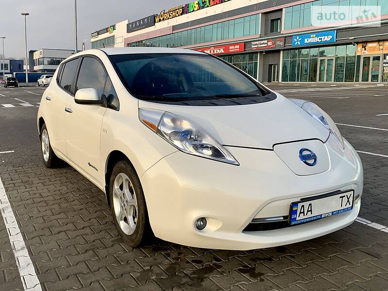 Хетчбек Nissan Leaf 2013 в Києві