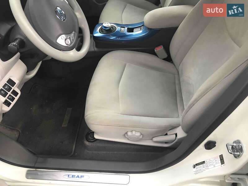 Хетчбек Nissan Leaf 2011 в Миколаєві