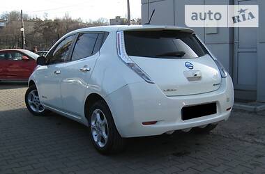Хетчбек Nissan Leaf 2012 в 