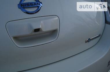 Хетчбек Nissan Leaf 2012 в 