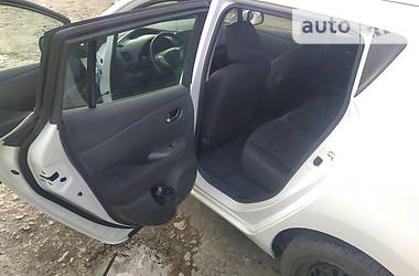 Хетчбек Nissan Leaf 2014 в 