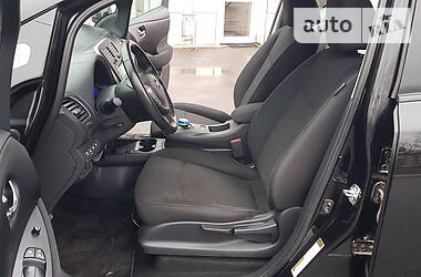 Хетчбек Nissan Leaf 2013 в 
