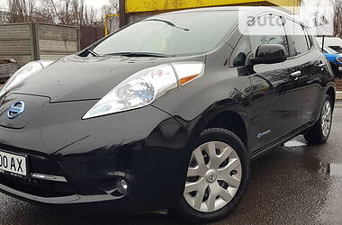 Хетчбек Nissan Leaf 2013 в 