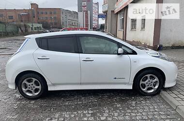 Хэтчбек Nissan Leaf 2014 в Львове