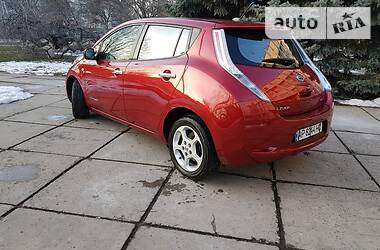 Хетчбек Nissan Leaf 2012 в 