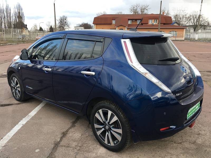 Хетчбек Nissan Leaf 2016 в Києві