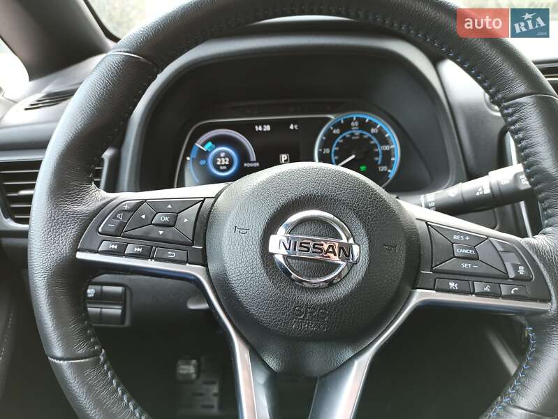 Хетчбек Nissan Leaf 2018 в Шептицькому