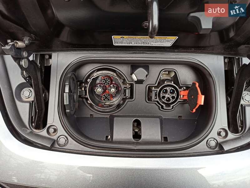 Хетчбек Nissan Leaf 2018 в Шептицькому