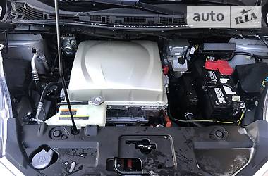 Хетчбек Nissan Leaf 2016 в 