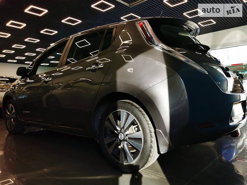 Хетчбек Nissan Leaf 2014 в Одесі