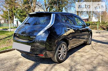 Хетчбек Nissan Leaf 2016 в 