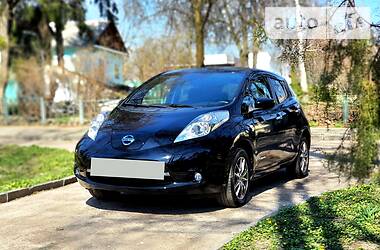 Хетчбек Nissan Leaf 2016 в 