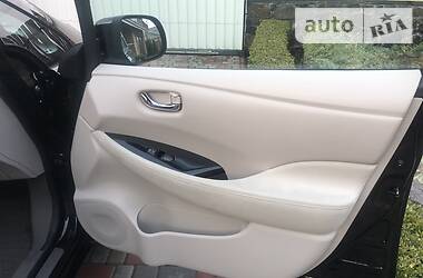 Хетчбек Nissan Leaf 2015 в 