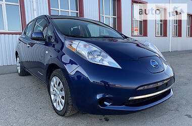 Хетчбек Nissan Leaf 2016 в 