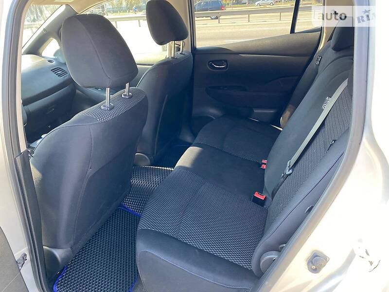 Хетчбек Nissan Leaf 2013 в Києві