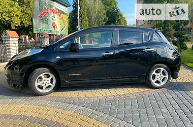 Хетчбек Nissan Leaf 2012 в 