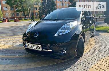 Хетчбек Nissan Leaf 2012 в 
