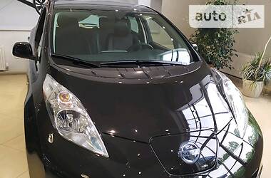 Седан Nissan Leaf 2016 в Киеве