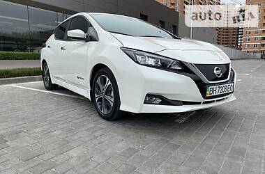 Хетчбек Nissan Leaf 2018 в 