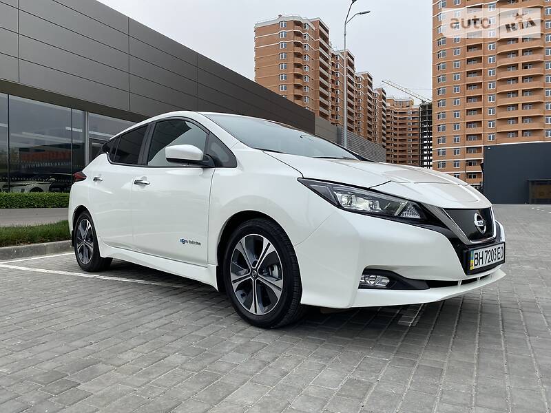 Хетчбек Nissan Leaf 2018 в 