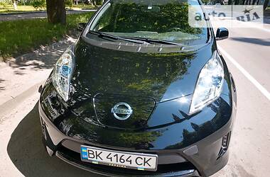 Хэтчбек Nissan Leaf 2014 в Ровно