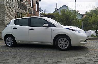 Седан Nissan Leaf 2017 в Львові