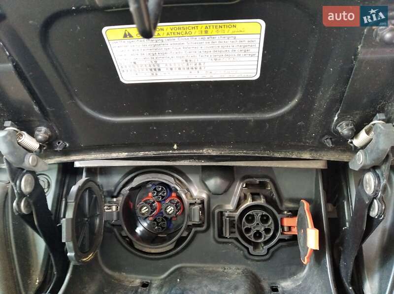 Хэтчбек Nissan Leaf 2015 в Днепре фото 35 Хэтчбек Nissan Leaf 2015 в Днепре