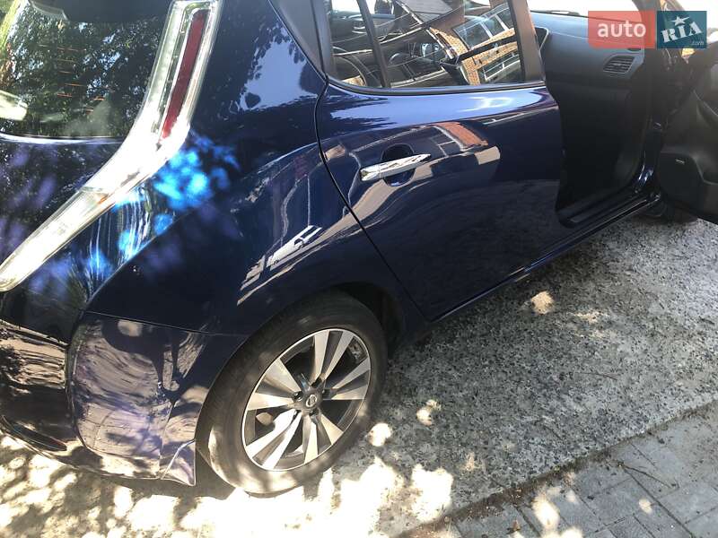 Хетчбек Nissan Leaf 2016 в Києві