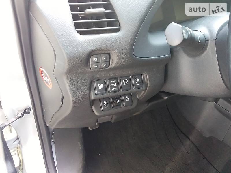 Хетчбек Nissan Leaf 2013 в Дніпрі