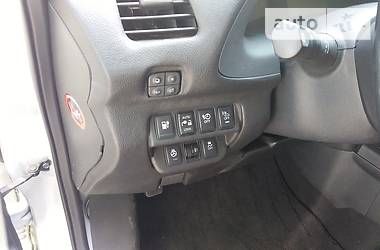 Хетчбек Nissan Leaf 2013 в 