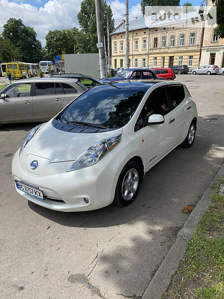 Хетчбек Nissan Leaf 2013 в Львові
