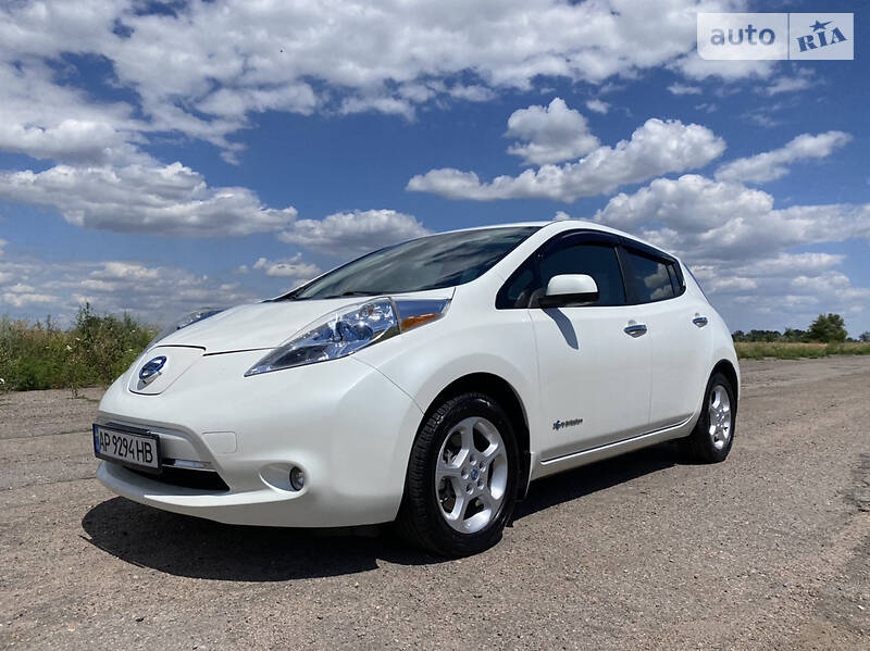 Хетчбек Nissan Leaf 2014 в Запоріжжі