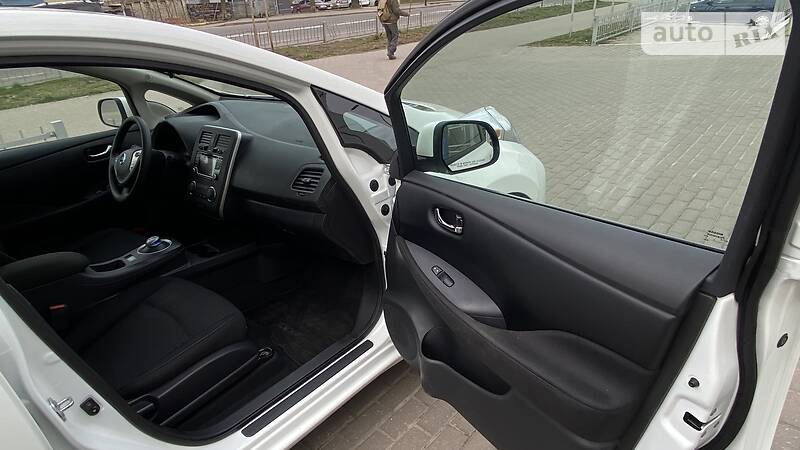 Хетчбек Nissan Leaf 2016 в Києві