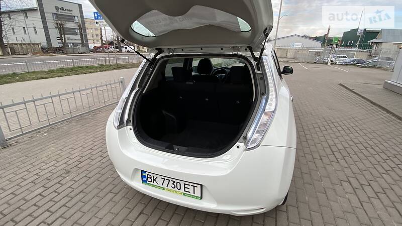Хетчбек Nissan Leaf 2016 в Києві