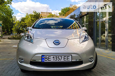 Хэтчбек Nissan Leaf 2014 в Николаеве