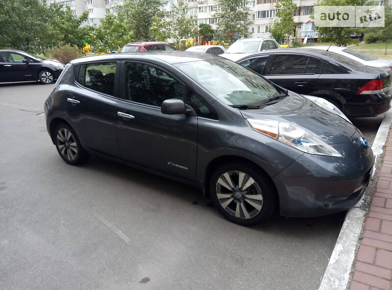 Хетчбек Nissan Leaf 2013 в Києві