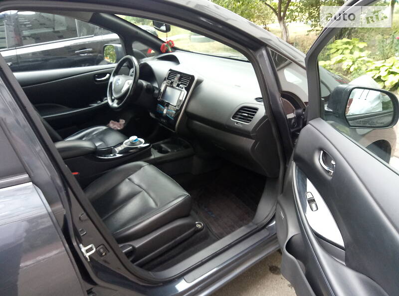 Хетчбек Nissan Leaf 2013 в Києві