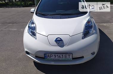 Хэтчбек Nissan Leaf 2015 в Мелитополе