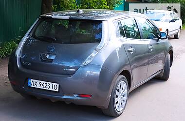 Хетчбек Nissan Leaf 2017 в 