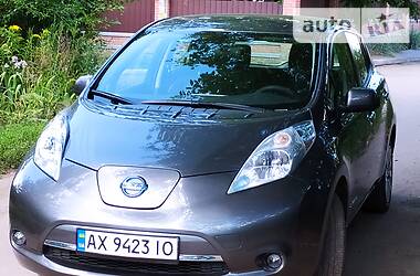 Хетчбек Nissan Leaf 2017 в 